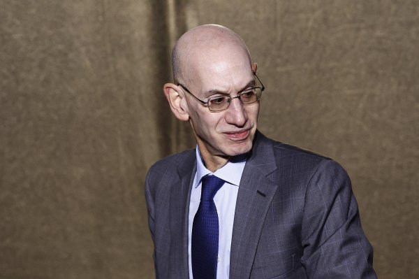 萧华：对罗齐尔和比斯利的调查仍在进行中 联盟将始终予以协作