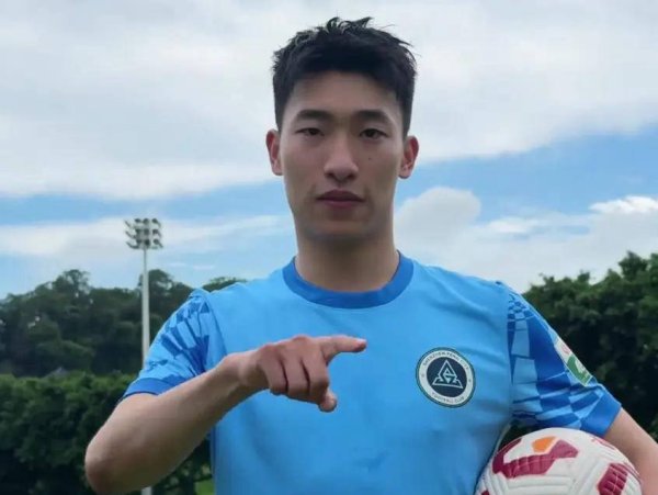 从后备  奇兵到首秀, 00后中场球员新星李宁, 能否成为下一个超新星?