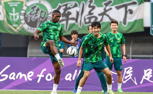 国安对阵申花, 第一名  之争与指导教练员水平较量