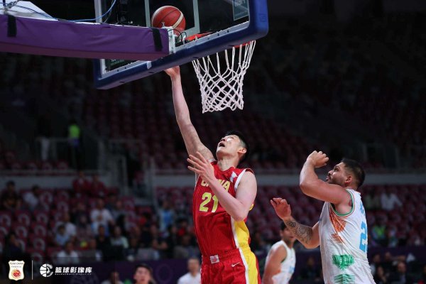 胡金秋：后面的赛事  很残酷 输一场就出回合了 我们要全力以