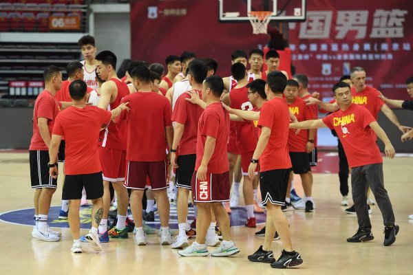 小组赛阶段中国男篮场均积分  赛会第3 命中率&三分