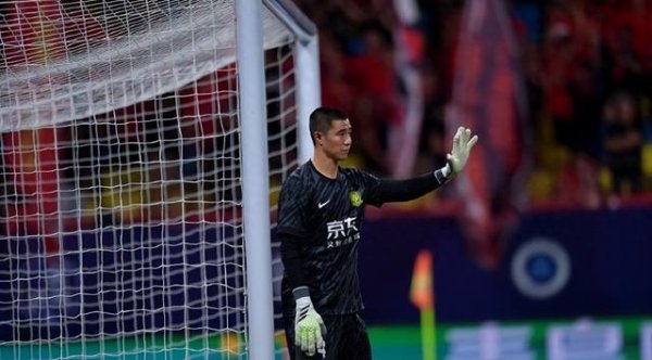 国安内部出问题, 躺输;半程第一名  又成笑柄, 魏护犊无端