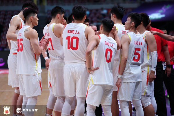 媒体人：这届中国男篮内线&锋线运动活动    能力 在亚洲范围内只能算中等