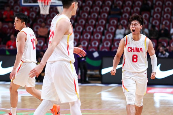 继续冲！中国男篮首节以28-19领跑  新西兰男篮9分