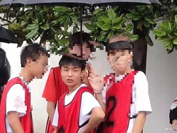贵州14岁男孩失联8天 家属：凌晨外出缓步  后失踪