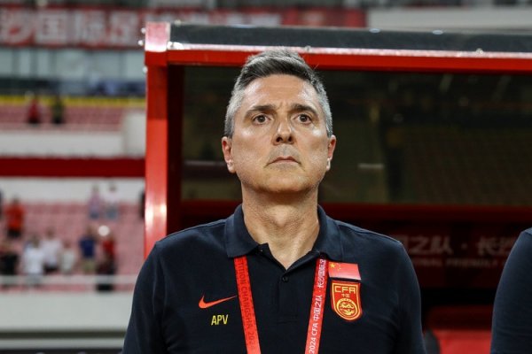 澎湃评U22国足: 攻防两端错误  多, 首战表现完全可以说