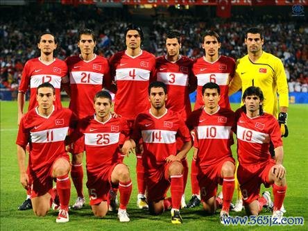 土耳其VS西班牙: 新锐崛起对峙  二过一配合霸主, 历史恩