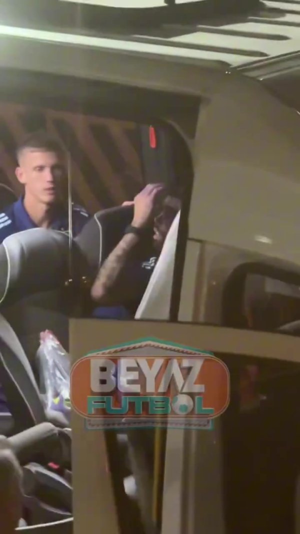 护照丢了！亚马尔对阵土耳其赛后没有找到护照