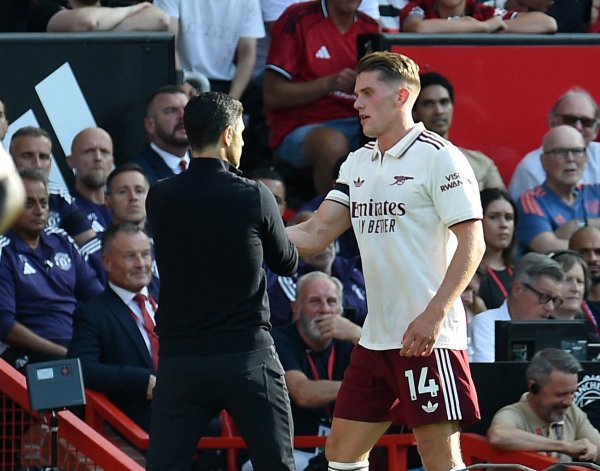 狂签8新援! TA: 枪手夏窗花多赚少&深度足以争冠