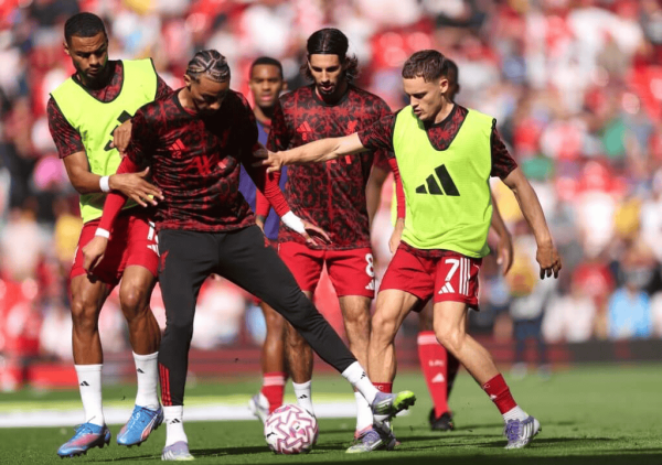 TA: 利物浦老板芬威确认还有钱可用, 所以冬窗将保持灵敏度