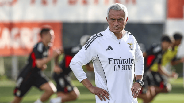 记录报: 穆帅首训要求本菲卡球员重拾信心, 球员满意其练习