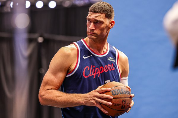 高炮火力凶猛！大洛佩斯首节仅5分钟3记远投轰11分1助