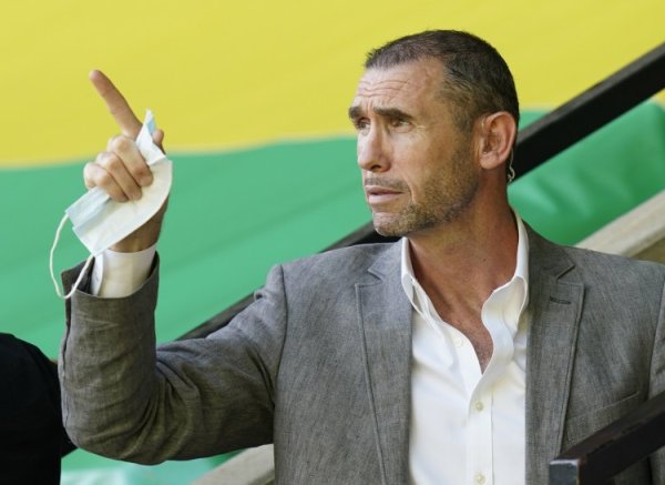 基翁回击舒梅切尔: 一支二过一配合为主的顶级球队, 也会重视