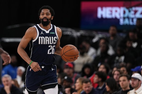 媒体人谈丁威迪被黄蜂裁掉：球员正值当打之年 或者考虑一下CB