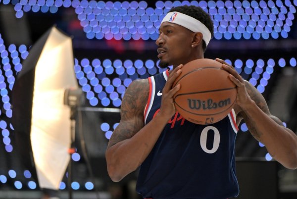 泰伦-卢：比尔为能够上场赛事  付出了巨大努力 我们只需要他