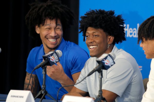 658万！杰伦威年薪升至队内第11😂同一届杰林845万压他一