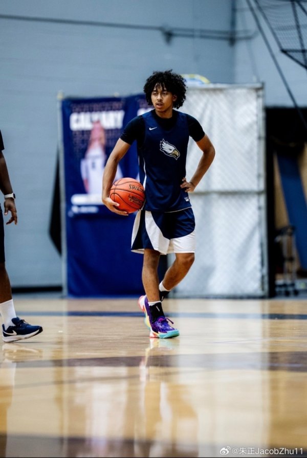 继续修炼！朱正更新社媒晒近期多张练习  照：Sweat💦流汗