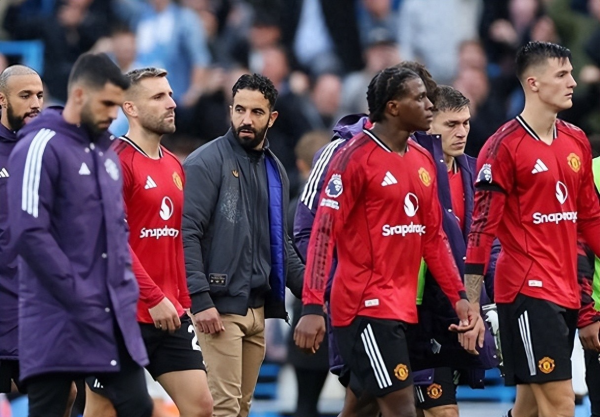 曼联德比战净吞三蛋, 阿莫里姆态度强硬要变阵就先炒掉我