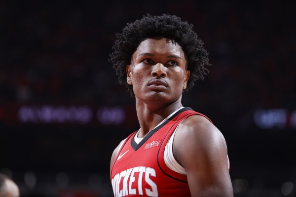 外线手感冰凉！阿门三节远投6中0拿到12分2板4助1断1帽