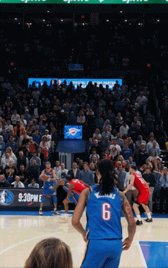 杜兰特致命违例  径直沮丧走向后备  席 雷霆球迷挥手拜拜