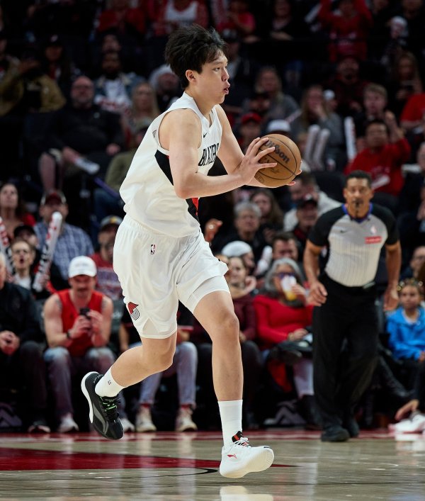 媒体人：世界就是这么残酷 开拓者已很好 杨瀚森迈出第一步就挺好